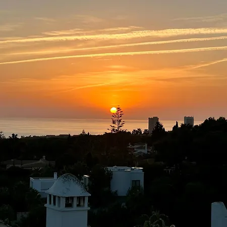 Apartment Penthouse Marbella, Panoramic Sea Views, Terrace, Pool & Parking *