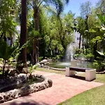 公寓 Penthouse Marbella, Panoramic Sea Views, Terrace, Pool & Parking 马尔韦利亚