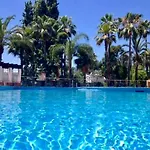 Penthouse Marbella, Panoramic Sea Views, Terrace, Pool & Parking 公寓 马尔韦利亚