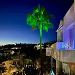 Penthouse Marbella, Panoramic Sea Views, Terrace, Pool & Parking 公寓 *