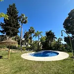 公寓 Penthouse Marbella, Panoramic Sea Views, Terrace, Pool & Parking 马尔韦利亚