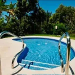 公寓 Penthouse Marbella, Panoramic Sea Views, Terrace, Pool & Parking