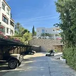 Penthouse Marbella, Panoramic Sea Views, Terrace, Pool & Parking 公寓 马尔韦利亚