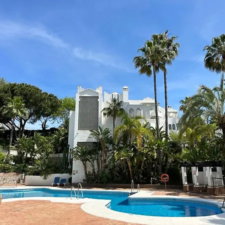 Апартаменты Penthouse Marbella, Panoramic Sea Views, Terrace, Pool & Parking