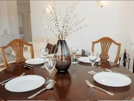 شقة Penthouse Marbella, Panoramic Sea Views, Terrace, Pool & Parking ماربيا