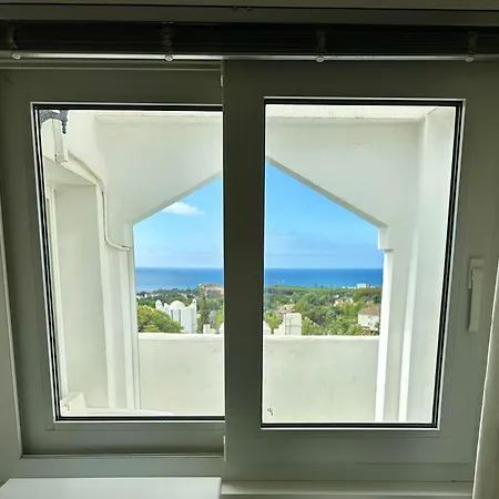 Penthouse Marbella, Panoramic Sea Views, Terrace, Pool & Parking Апартаменты Марбелья