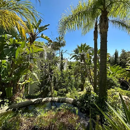 Penthouse Marbella, Panoramic Sea Views, Terrace, Pool & Parking Марбелья