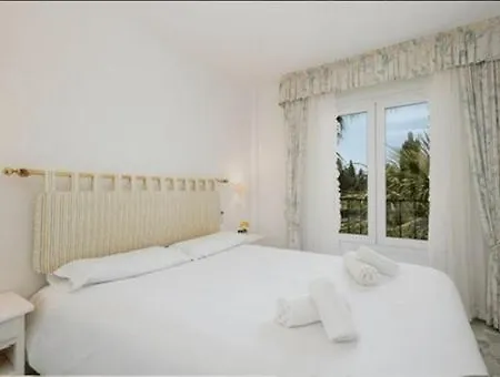 Penthouse Marbella, Panoramic Sea Views, Terrace, Pool & Parking