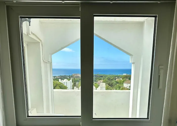 Penthouse Marbella, Panoramic Sea Views, Terrace, Pool & Parking Апартаменти Марбелья