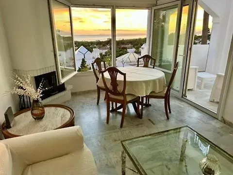 Апартаменти Penthouse Marbella, Panoramic Sea Views, Terrace, Pool & Parking *