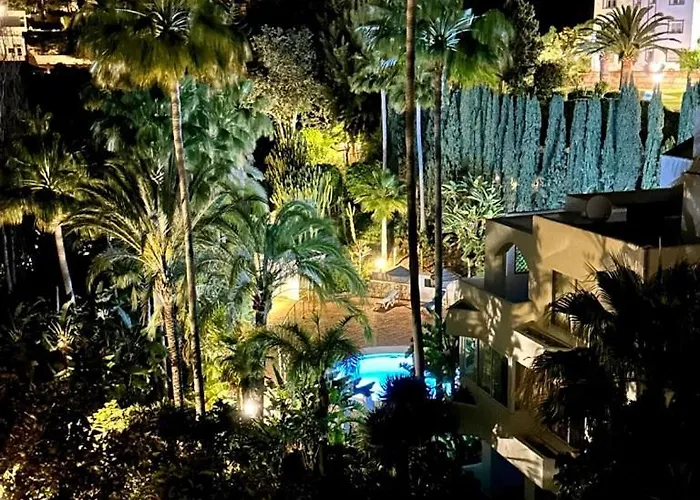 Апартаменти Penthouse Marbella, Panoramic Sea Views, Terrace, Pool & Parking Марбелья